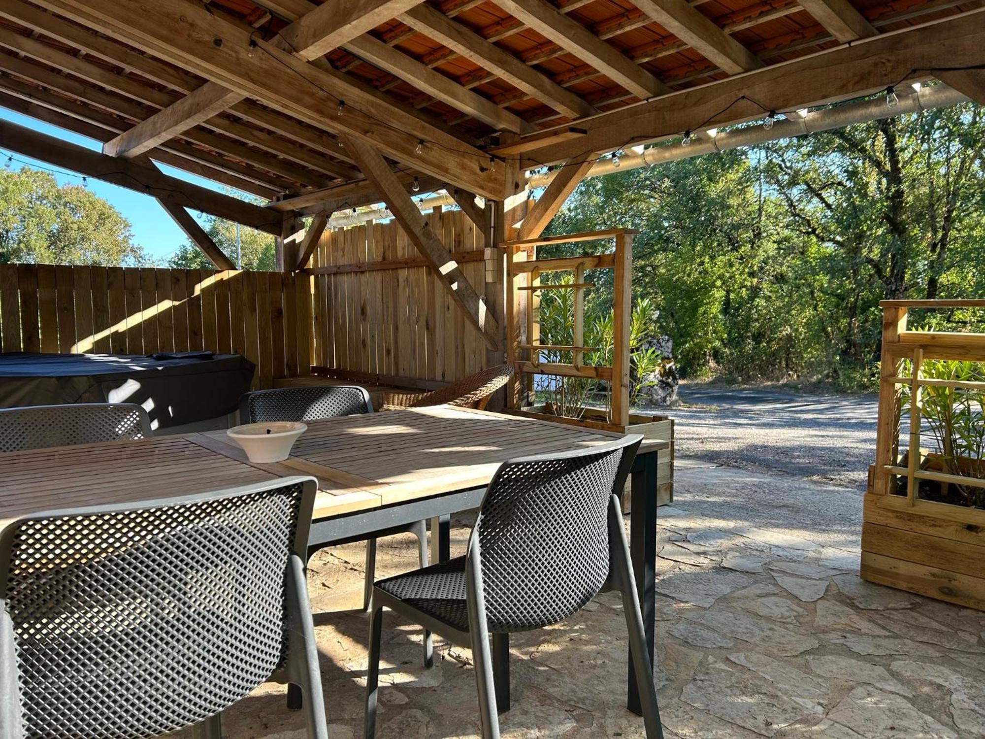 Le Domaine De La Claire Fontaine Gites -Chambres D'Hotes Montvalent Εξωτερικό φωτογραφία